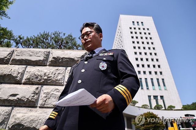 이동하는 백해룡 전 형사과장