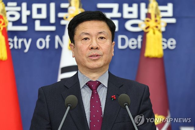 정례 브리핑하는 전하규 국방부 대변인