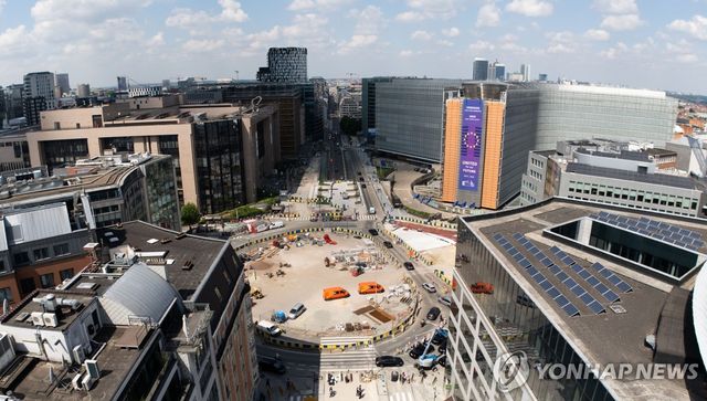 EU 심장부는 3년째 공사중