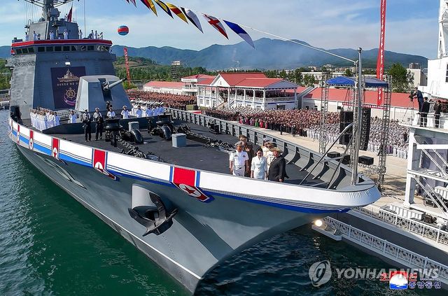 北, 좌초했던 구축함 '강건호' 진수… 김정은 참석