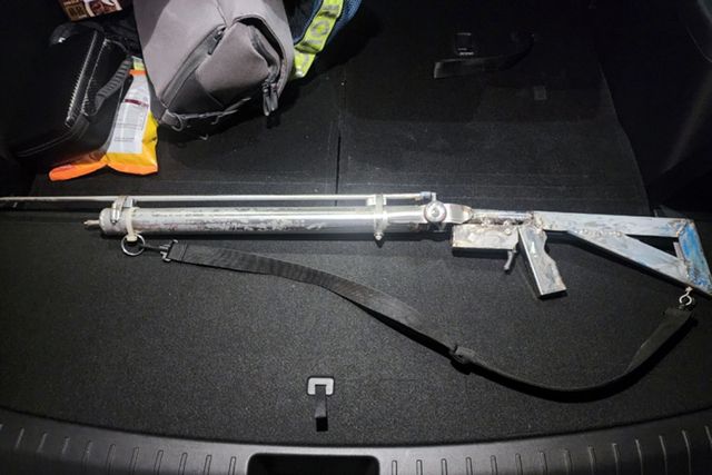 외국인 마약사범 단속 현장서 압수한 사제 공기총