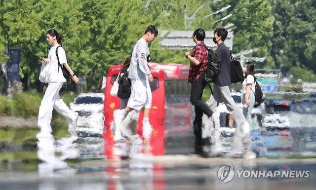 장마 앞두고 '펄펄'