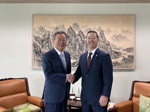 조구래 본부장(왼쪽)과 션 오닐 고위관리