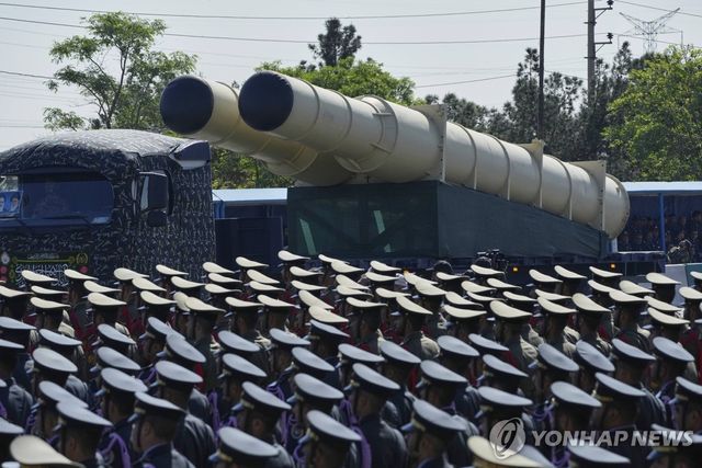 지난 4월 18일 이란군이 테헤란 퍼레이드에서 선보인 미사일