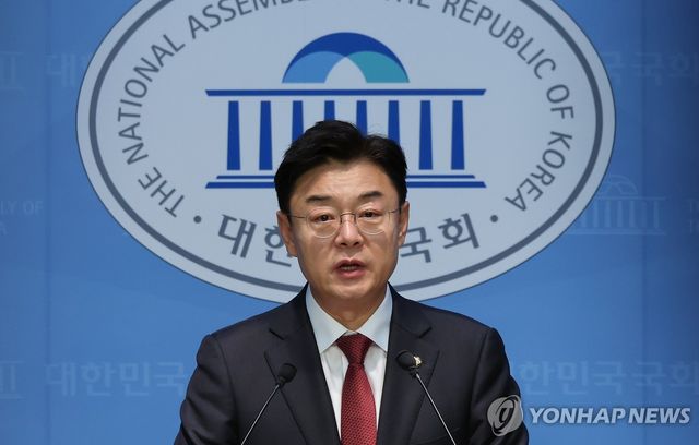 원내대표 출마 선언하는 김성원 의원