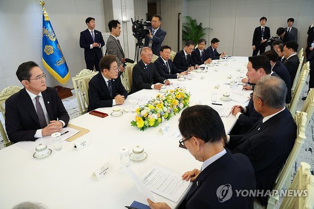 이재명 대통령, 경제단체·기업인 간담회