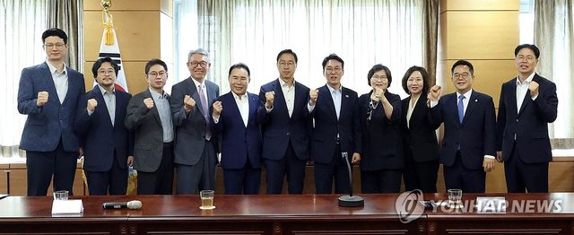 밥상 물가 안정을 위한 경청 간담회 기념 촬영