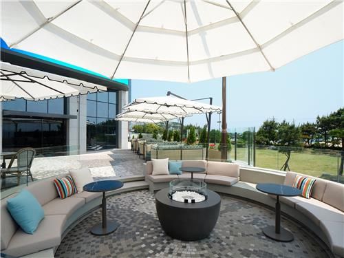 그랜드조선부산 라운지앤바 테라스 292