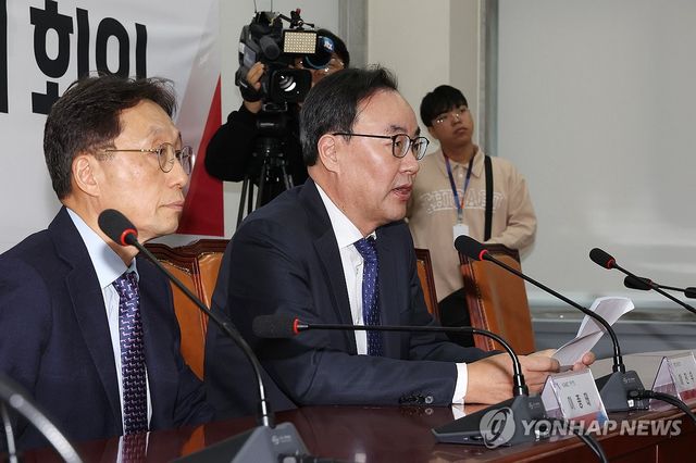 입장 밝히는 이진우 대한의학회장