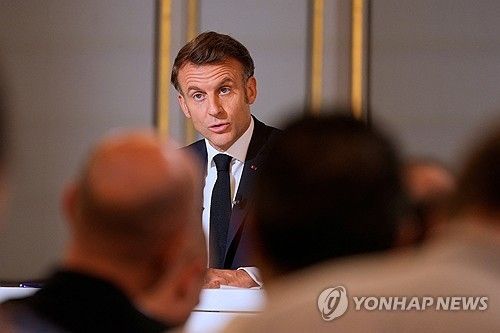 회견하는 마크롱 대통령