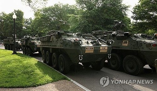 미 군사 퍼레이드 앞두고 주차된 전차