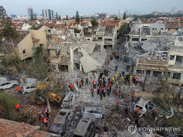 이란의 보복 공습을 받은 이스라엘 텔아비브
