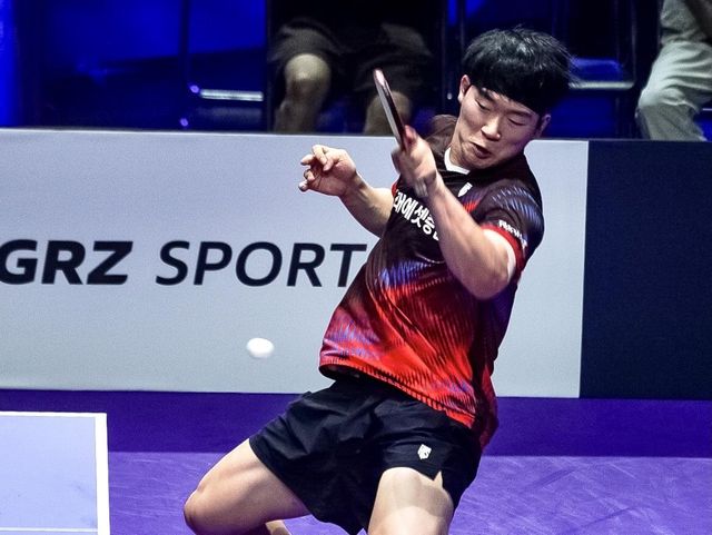 두나무 프로탁구리그 남자부 4강 경기 중인 박규현