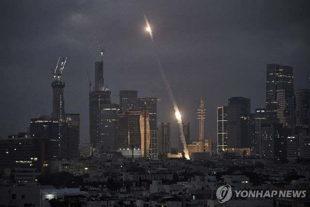 이란의 보복 공습을 받은 이스라엘 텔아비브