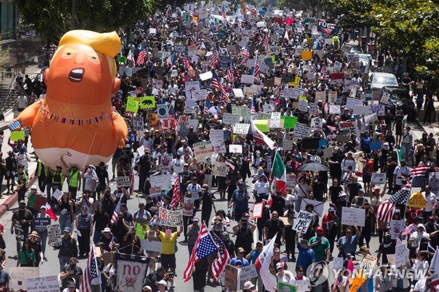 LA '노 킹스' 시위