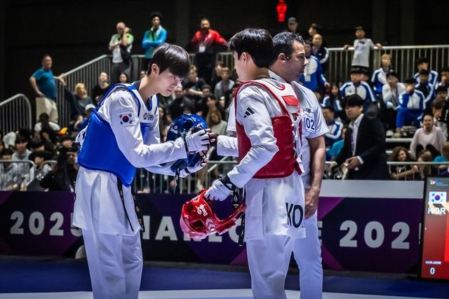 그랑프리 챌린지 남자 58㎏급 우승자 김종명(왼쪽).