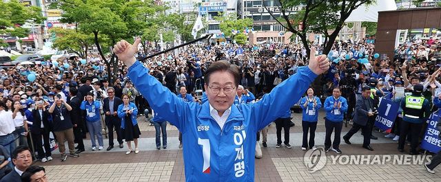대선 후보 시절 창원 찾은 이재명 대통령