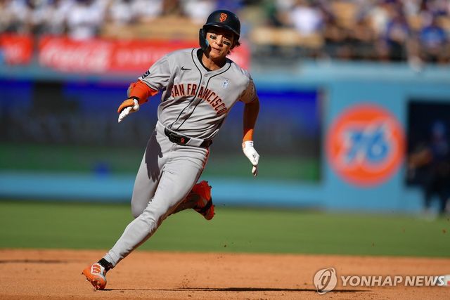 3루까지 바람처럼 달리는 이정후