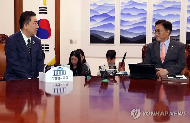 우원식 국회의장 예방한 김병기 당 대표 직무대행 겸 원내대표