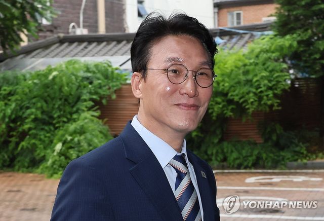 출근하는 김민석 국무총리 후보자