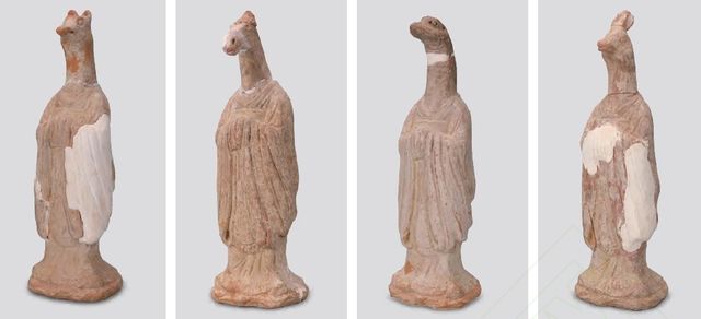 출토된 십이지신상 일부 