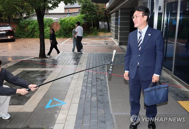 발언하는 김민석 국무총리 후보자