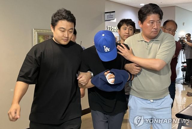 영장실질심사 마친 '안전조치 여성' 살해 피의자