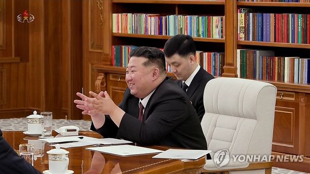 김정은, 쇼이구 러 안전이사회 서기장 접견