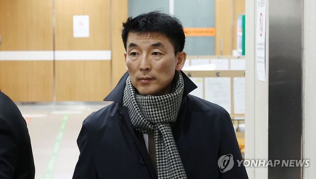 '내란 재판' 김용현·노상원 등 공판 시작