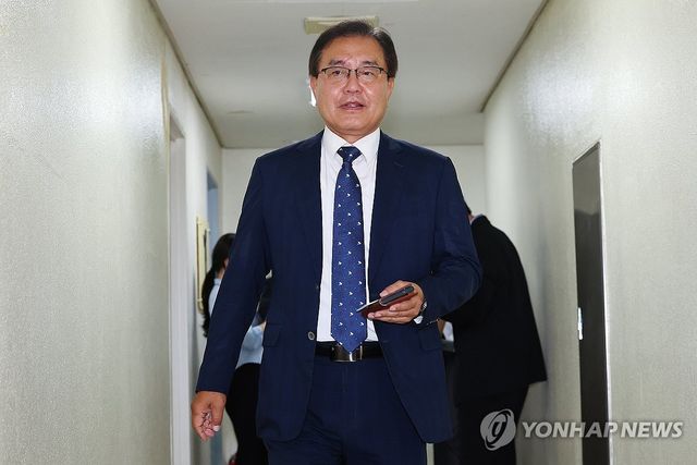 출근하는 이명현 순직해병 특검