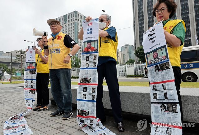 대북전단 살포 이유 설명하는 최성룡 대표