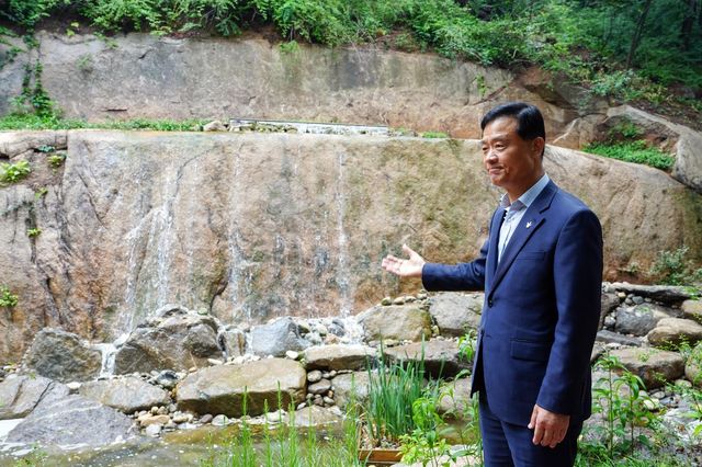 오동 물빛정원 준공식에 참석한 이승로 성북구청장