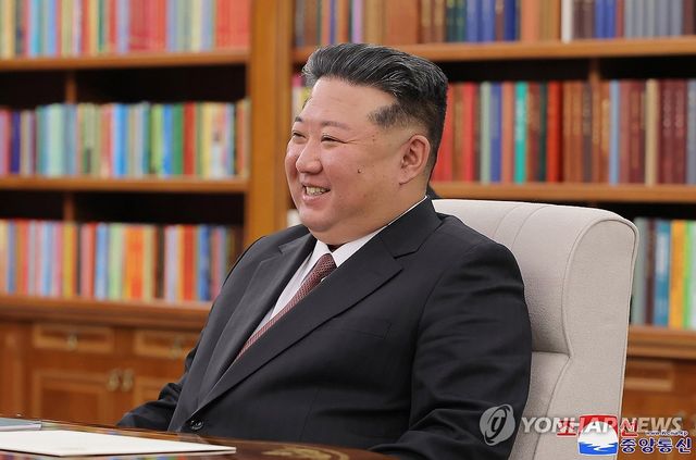 김정은, 러 쇼이구 만나 우크라이나 문제 등 논의