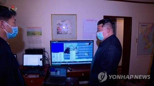 국가비상방역사령부 방문한 김정은(2022년 5월)