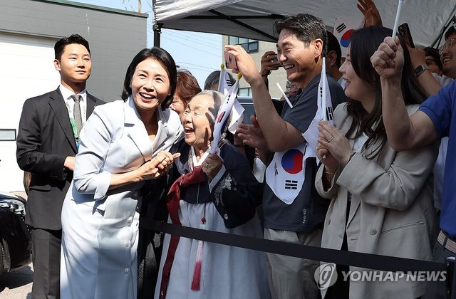 캐나다 동포 만난 김혜경 여사