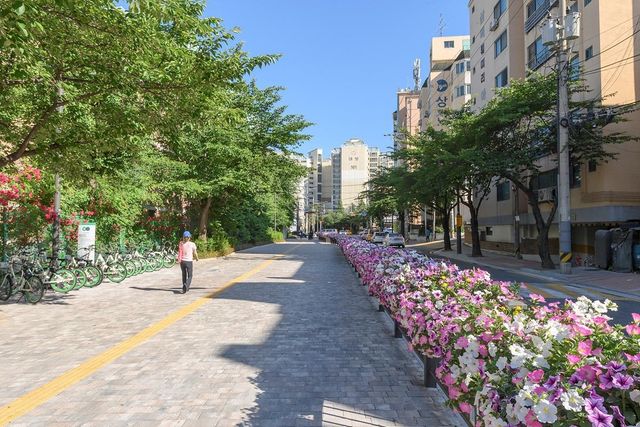 새단장 마친 '신월동 걷고 싶은 거리'