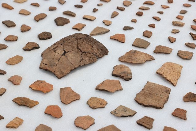 고성 내산리 고분군 토기 조각