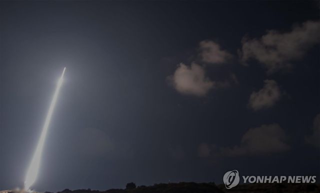 탄도미사일을 요격하는 이스라엘의 애로-2 요격 미사일