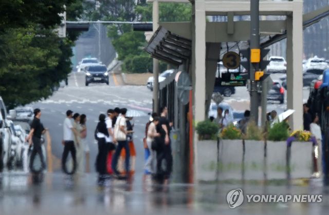 더위에 달아오른 아스팔트