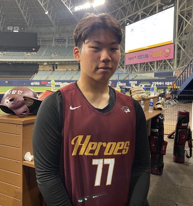 17일 고척 SSG전에 앞서 인터뷰하는 키움 정세영