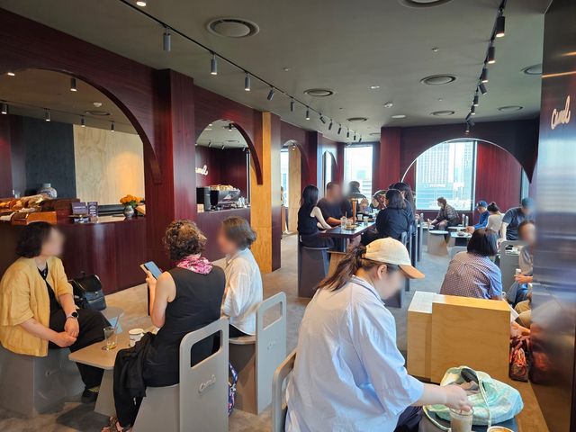 신세계 "본점 식당가 매출 25% 증가…고급-일반 이원화 효과" - 1