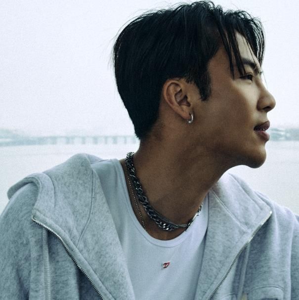 싱어송라이터 서니 루카스