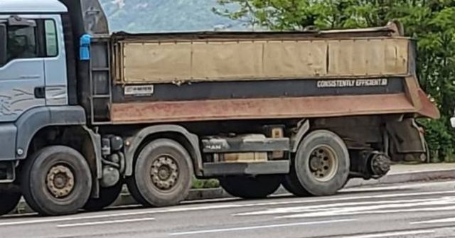 사고 차량의 바퀴