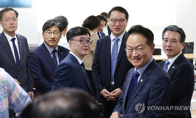 추경 관련해 모인 당정대