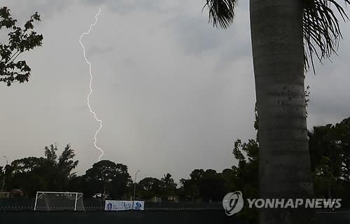 2014년 축구대표팀 전지훈련지 마이애미에서 발생한 낙뢰