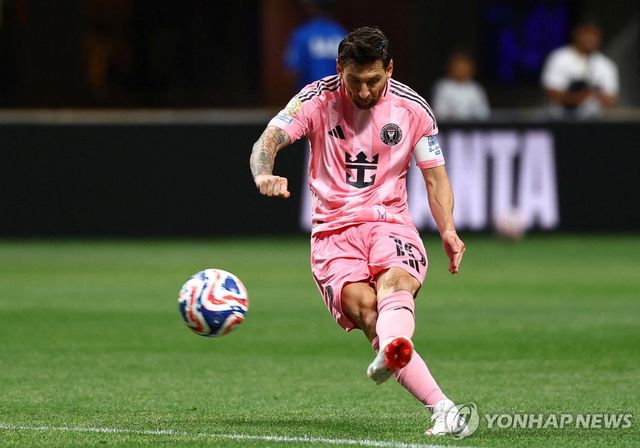 포르투와 경기에서 메시가 프리킥으로 역전 결승골을 터트리는 순간.