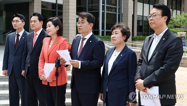 김민석 후보자 출입국 자료 제출 촉구하는 국민의힘