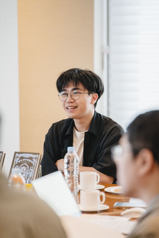 인터뷰하는 대만 작가 장자샹