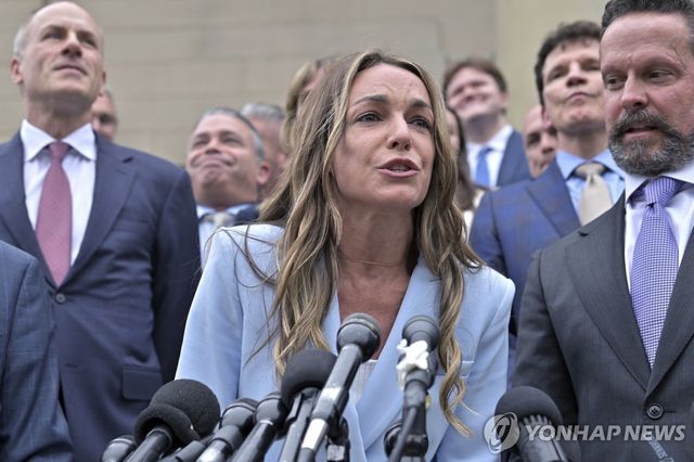 18일(현지시간) 경찰관 남자친구 살해 혐의 벗은 캐런 리드