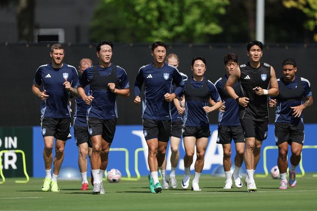 훈련하는 울산 HD 선수들